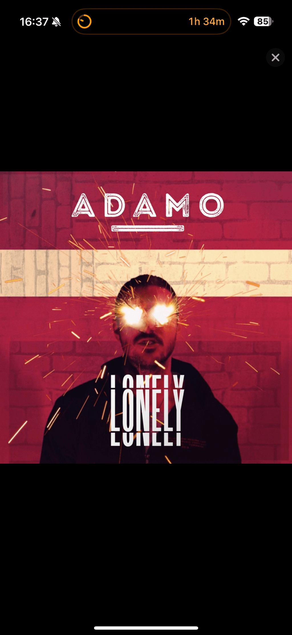 Adamo surprend tout le monde avec un flow qui décapite dans son clip «&nbsp;Lonely&nbsp;»